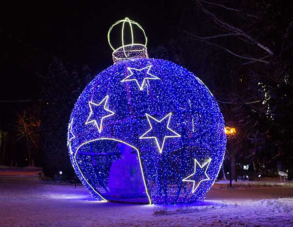 Новогодний декор в Брянске